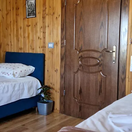 Shena Guest house