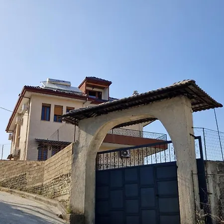 בית הארחה Shena Gjirokastër
