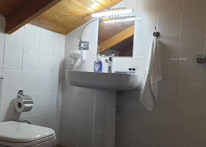 Shena בית הארחה Gjirokastër