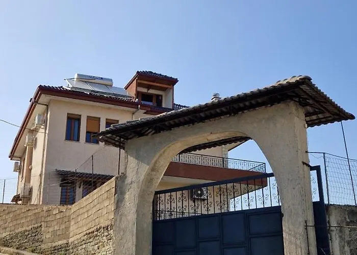 בית הארחה Shena Gjirokastër