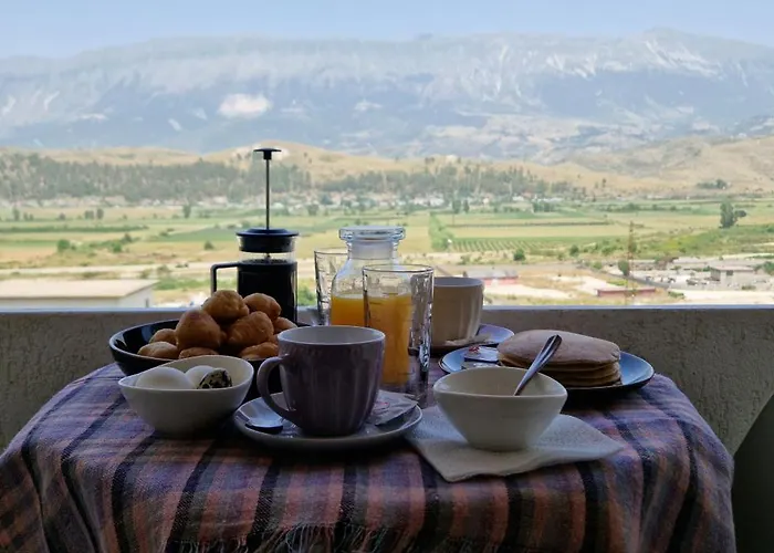 Shena בית הארחה